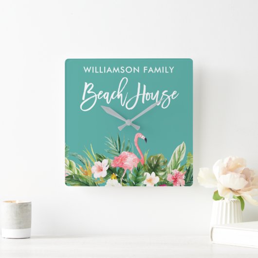 Brush Script Tropical Floral Family Beach House Quadratische Wanduhr (Zuhause)