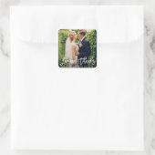 Brush Script Wedding Foto Liebe und Dank Modern Quadratischer Aufkleber (Tasche)