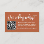 Brush Script Wedding Website QR Foto Terracotta Begleitkarte (Vorderseite)