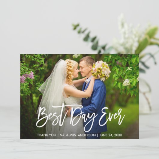 Brush Script Wood Best Day Ever Wedding Card Einladung (Stehend Vorderseite)