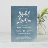 Brush Typografie Bridal Luncheon Einladung (Stehend Vorderseite)
