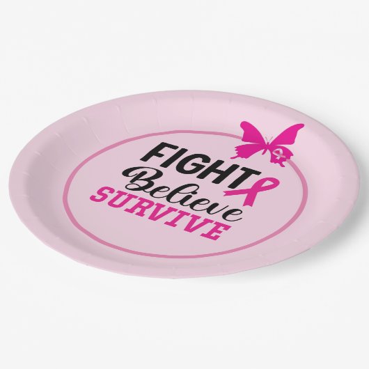 Brustkrebs-Bewusstsein mit rosa Band Pappteller (Schrägansicht)
