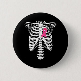 Brustkrebs-Bewusstsein Skelett trägt rosa Band Button