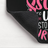 Brustkrebs-Bewusstseinswarrior Rosa Ribbon Brust Mousepad (Ecke)