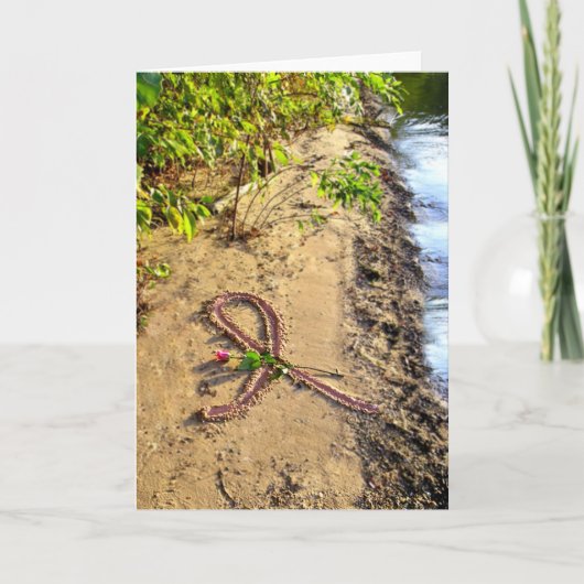 Brustkrebs-Karte rosa Band in Sand Karte (Vorderseite)