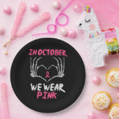 Brustkrebs Skelett Handherz Wir tragen Frauen Pappteller (Party)