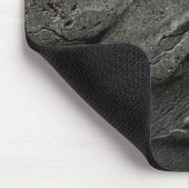 Brutalistische dunkle Vulkanasche Mousepad (Ecke)