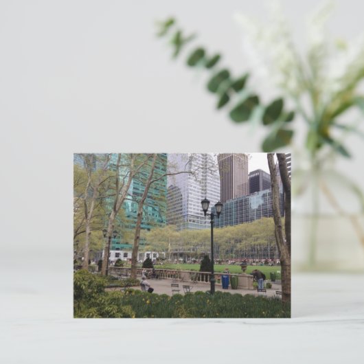Bryant Park NYC New York City Manhattan Springtime Postkarte (Stehend Vorderseite)