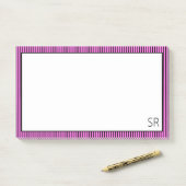 Bubblegum Pink Black Striping Border | Monogramm Post-it Klebezettel (Auf Schreibtisch)