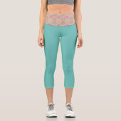 Bubblegum Pink Paint Spritzer Pattern Capri Leggings (Vorderseite)