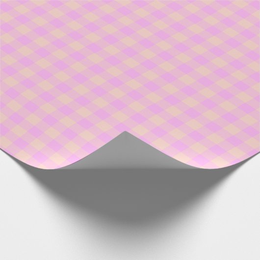 Bubblegum & Soft Peach Gingham Wrapping Paper Geschenkpapier (Ecke)
