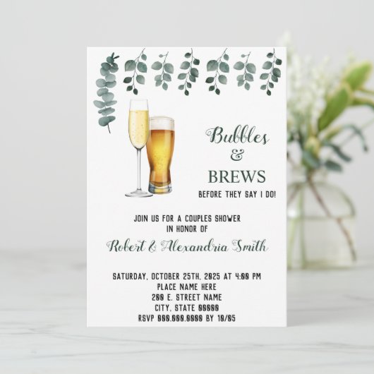 Bubbles & Brews Paare Polterabend Eukalyptus Einladung (Stehend Vorderseite)