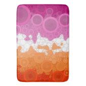 Bubbly Bohemisch Groovy Abstrakt Lesbian Pride Fla Badematte (Vorderseite Vertikal)