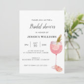 Bubbly Brunch Elegantes rosa Cocktail Brautparty Einladung (Stehend Vorderseite)