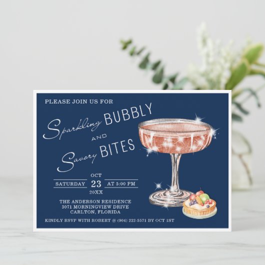 Bubbly und Savory Bites Happy Hour Einladung (Stehend Vorderseite)