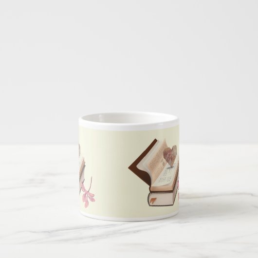 Buch Ästhetik mit Herzkarte und botanisch Espressotasse (Vorderseite)