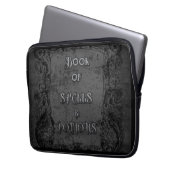 Buch der Zauber und Tränke Laptopschutzhülle (Vorderseite Links)