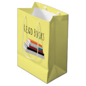 Buch lesen Personalisiert Mittlere Geschenktüte (Vorderseite Schrägansicht)