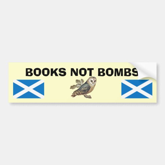 Buch-nicht Bomben-schottischer Autoaufkleber (Vorne)
