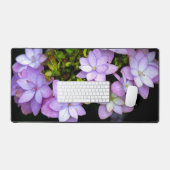 Buch über viele versteinerte violette Blumen Schreibtischunterlage (Tastatur & Maus)