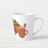 Buchen mit Kaffee und Glas mit Herbstblättern Milchtasse (Rechts)