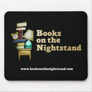 Bücher auf dem Nightstand Mousepad