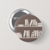 Bücher auf dem Regal für das Ablesen des Button (Vorne & Hinten)