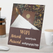 Bücher des Schildes "Pedestal" des letzten Jahrhun Sockelschild (In Situ)