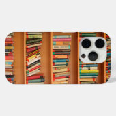 Bücher im Hintergrund der virtuellen Bibliothek Case-Mate iPhone Hülle (Rückseite (Horizontal))