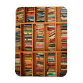 Bücher im Hintergrund der virtuellen Bibliothek Magnet (Vertikal)