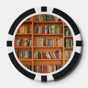 Bücher im Hintergrund der virtuellen Bibliothek Pokerchips