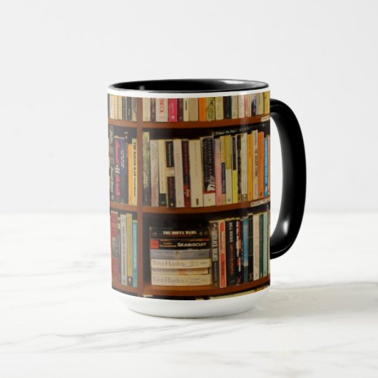 Bücher in der Bibliothek Tasse (VorderseiteRechts)