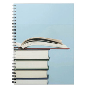 Bücher in einem Notebook