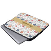 Bücher, Kerzen und Tee Laptopschutzhülle (Vorne Knopf)