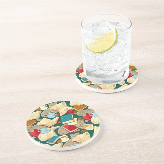 Bücher und Katzen Getränkeuntersetzer (Seite)