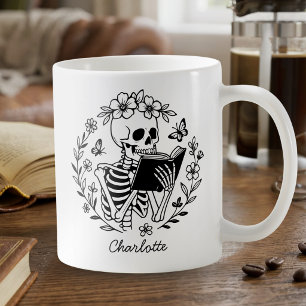 Bücherliebhaber liest Skelett Schwarz-Weiß Kaffeetasse