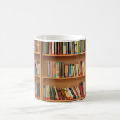 Bücherregalhintergrund Kaffeetasse (Mittel)