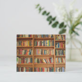 Bücherregalhintergrund Postkarte (Stehend Vorderseite)