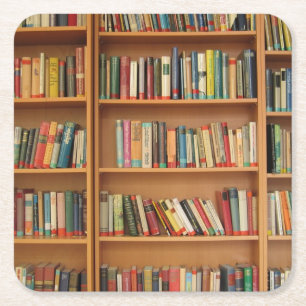 Bücherregalhintergrund Rechteckiger Pappuntersetzer