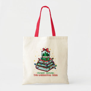 Bücherwurm liest rund um den Weihnachtsbaum Tragetasche