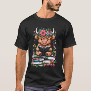 Bücherwurm Süßes Baby Highland-Kuh liest Buch T-Shirt