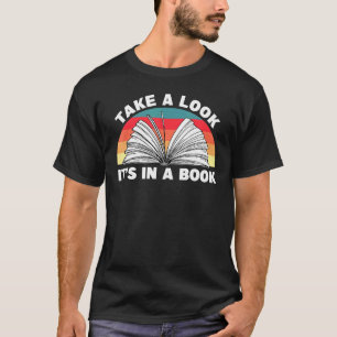 Bücherwürmer Begeisterte Leser Werfen Einen Blick T-Shirt