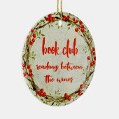 Buchgemeinschaft-lustige Lesung zwischen dem Keramik Ornament (Rechts)