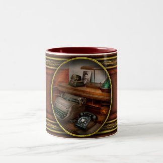 Buchhalter - Schreibmaschine - Rechnungsstelle Zweifarbige Tasse