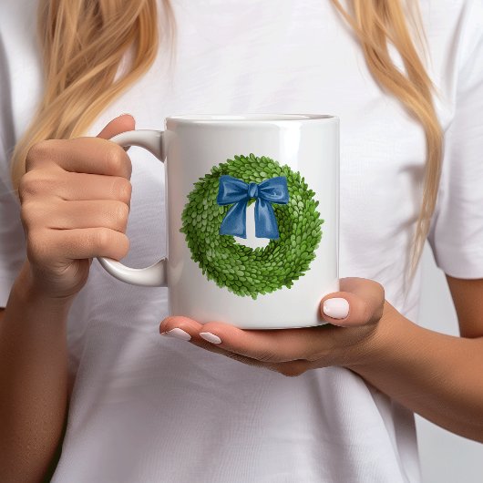 Buchsbaumkranz mit blauem Schleifkeramik Kaffeetasse