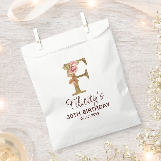 Buchstabe F Gold Monogramm Blush Rosa Rosen Geschenktütchen (Ausgeschnitten)