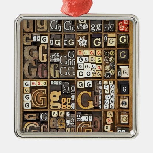 Buchstabe G Silbernes Ornament (Vorne)