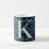 Buchstabe K - blaue und grüne Freiheit Kaffeetasse (Mittel)