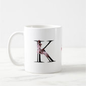 Buchstabe K, Cherry Blossom | Monogramm-Skriptname Kaffeetasse (Links)