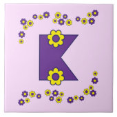 Buchstabe K in lila Monogramm Flores Fliese (Vorderseite)